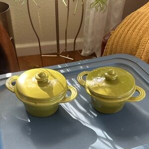Vintage iL Nodo Ceramiche pots with lids. Avocado color